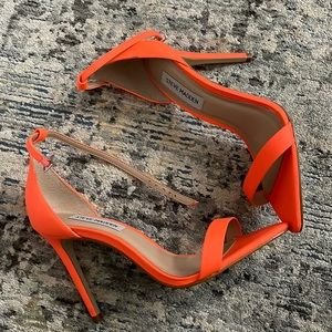 Steve Madden coral heels